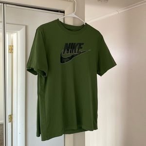 Men’s Nike t-shirt (L)